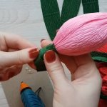 Making a paper tulip for children